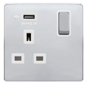 CLICK DEFINITY COMPLETE 13A INGOT 1 GANG SWITCHED SOCKET WITH 2.1A USB OUTLET - POLISHED CHROME COVER PLATE - POLAR WHITE INSERT
