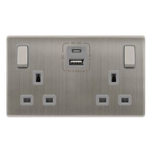 CLICK DEFINITY COMPLETE 13A INGOT 2 GANG SWITCHED SAFETY SHUTTER SOCKET WITH TYPE A & C USB - STAINLESS STEEL COVER PLATE - GREY INSERT