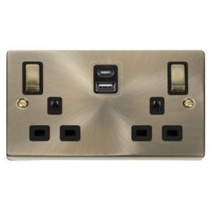 CLICK DECO VICTORIAN ANTIQUE BRASS 2G 13A SW SOCKET 4.2A A&C USB INGOT VPAB BLACK