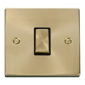 CLICK DECO VICTORIAN SATIN BRASS VPSAT/BR INGOT 10A 1-GANG 2 WAY SWITCH