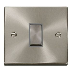 CLICK DECO VICTORIAN SATIN CHROME INGOT 10AX 1G INTERMEDIATE SWITCH (GREY INSERT)