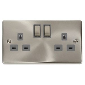 CLICK DECO VICTORIAN SATIN CHROME 13A 2G INGOT SWITCHED SOCKET OUTLET (GREY INSERT)