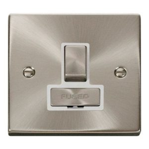 CLICK DECO VICTORIAN SATIN CHROME INGOT 13A SWITCHED SPUR WITHOUT FLEX OUTLET (WHITE INSERT)