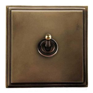 HERITAGE EDWARDIAN BRONZE 1G 2W SWITCH (BLK INS)