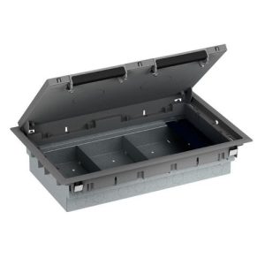 SCHNEIDER 3-COMP FLOOR BOX 70MM DEEP