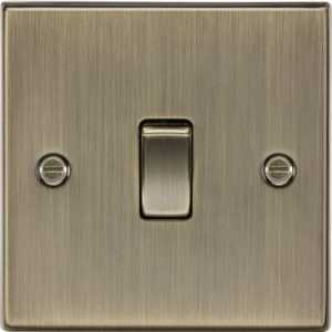 KNIGHTSBRIDGE 10AX 1G 2-WAY PLATE SWITCH - SQUARE EDGE ANTIQUE BRASS