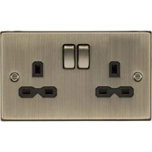 KNIGHTSBRIDGE 13A 2G SWITCHED SOCKET WITH BLACK INSERT - SQUARE EDGE ANTIQUE BRASS