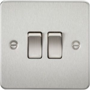 KNIGHTSBRIDGE FLAT PLATE 10AX 2G 2-WAY SWITCH - BRUSHED CHROME