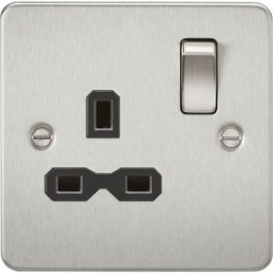 KNIGHTSBRIDGE FLAT PLATE 13A 1G DP SWITCHED SOCKET - BRUSHED CHROME WITH BLACK INSERT