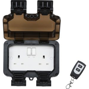 KNIGHTSBRIDGE REMOTE CONTROLLED IP66 13A 2G OUTDOOR SOCKET