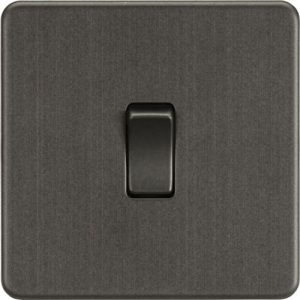 KNIGHTSBRIDGE SCREWLESS 10AX 1G 2-WAY SWITCH - SMOKED BRONZE