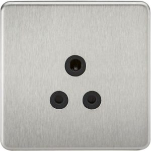 KNIGHTSBRIDGE SCREWLESS 5A UNSWITCHED SOCKET - BRUSHED CHROME WITH BLACK INSERT