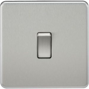 KNIGHTSBRIDGE SCREWLESS 20A 1G DP SWITCH - BRUSHED CHROME
