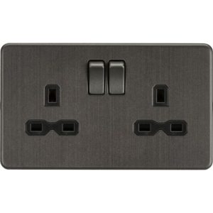 KNIGHTSBRIDGE SCREWLESS 13A 2G DP SWITCHED SOCKET - SMOKED BRONZE