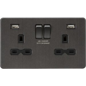 KNIGHTSBRIDGE 13A 2G SWITCHED SOCKET WITH DUAL USB CHARGER A + A (2.4A) - SMOKED BRONZE