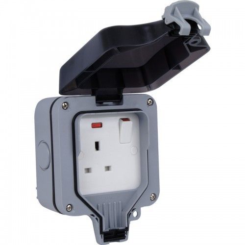 BG IP66 1G 13A SWITCHED SOCKET