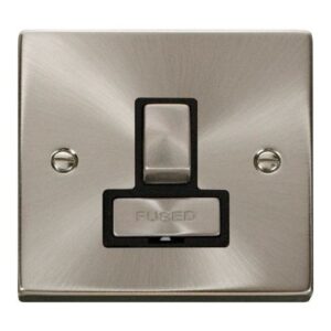 CLICK DECO VICTORIAN SATIN CHROME INGOT 13A SWITCHED SPUR WITHOUT FLEX OUTLET (BLACK INSERT)