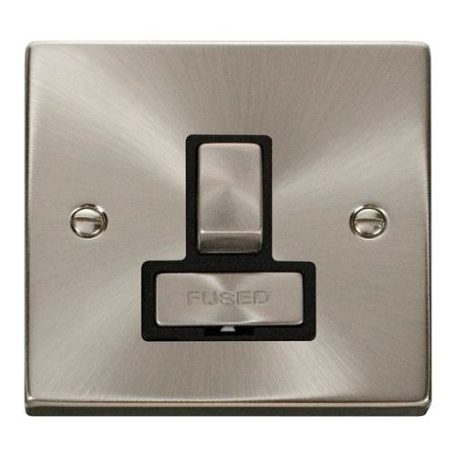 CLICK DECO VICTORIAN SATIN CHROME INGOT 13A SWITCHED SPUR WITHOUT FLEX OUTLET (BLACK INSERT)