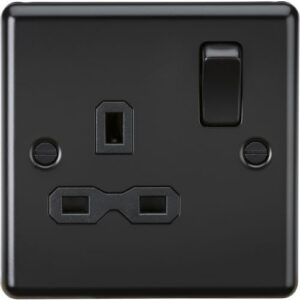 KNIGHTSBRIDGE MATT BLACK ROUNDED EDGE 1G SWITCHED SOCKET