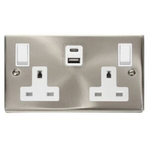 CLICK DECO VICTORIAN SATIN CHROME 2G 13A SW SOCKET 4.2A A&C USB VP WH