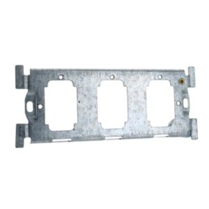 CRABTREE 3-MODULE YOKE