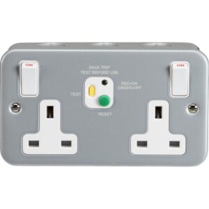 KNIGHTSBRIDGE 13A 2G DP RCD SWITCHED SOCKET - 30mA (TYPE P)