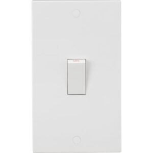 KNIGHTSBRIDGE SQUARE EDGE 2G 45A VERTICAL SWITCH (WHITE)
