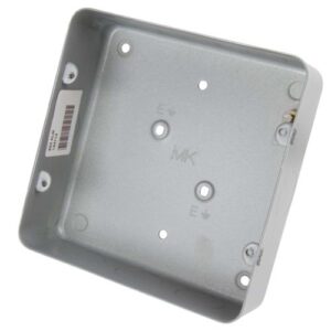 MK 6-8G FLUSH GRID BOX WITH KNOCKOUTS