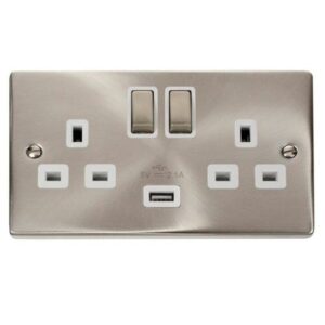 CLICK DECO VICTORIAN SATIN CHROME 13A 2G SW SOCKET WITH 2.1A USB SC WH INGOT