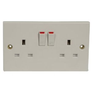 2G 13A SWITCHED SOCKET