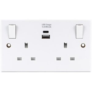 2G SWITCHED SOCKET + 1 X USB C + 1 X USB PORTS